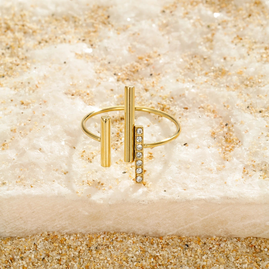 Abstracte ring goudkleurig