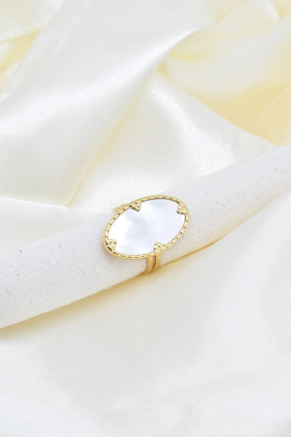 Ring met parelmoer vlak